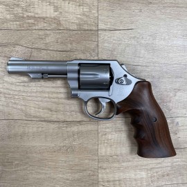 Revolver Smith & Wesson 64...