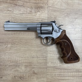Revolver Smith & Wesson...